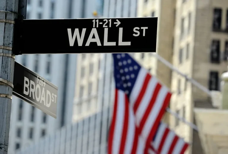 How Does Wall Street Affect the Global Economy